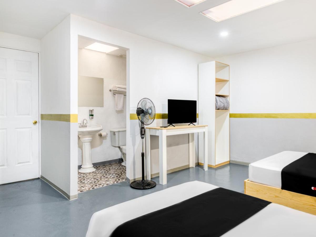 Capital O Hotel Riad كويريتارو المظهر الخارجي الصورة
